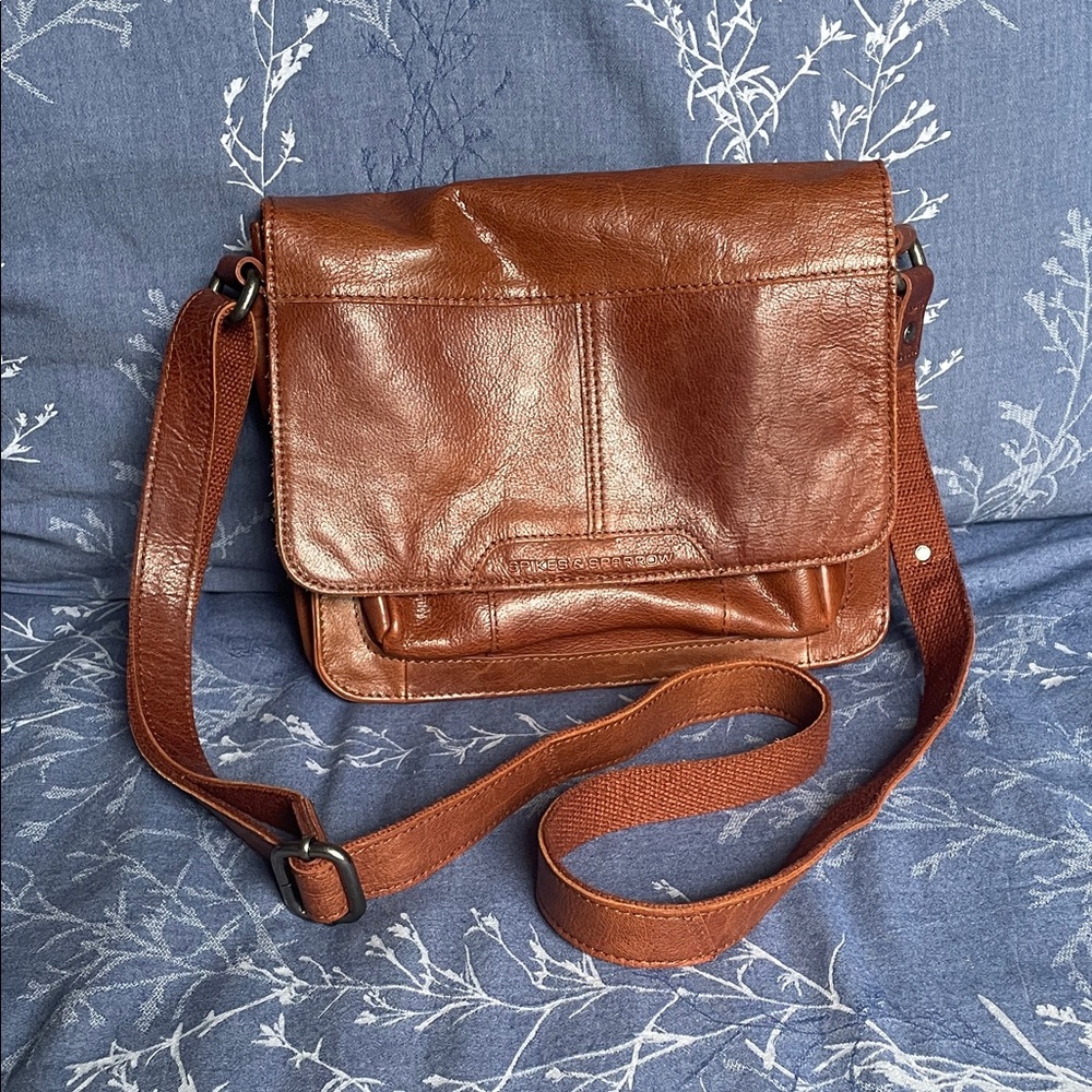 Spikes and Sparrow messenger bag whiskey brown EUC